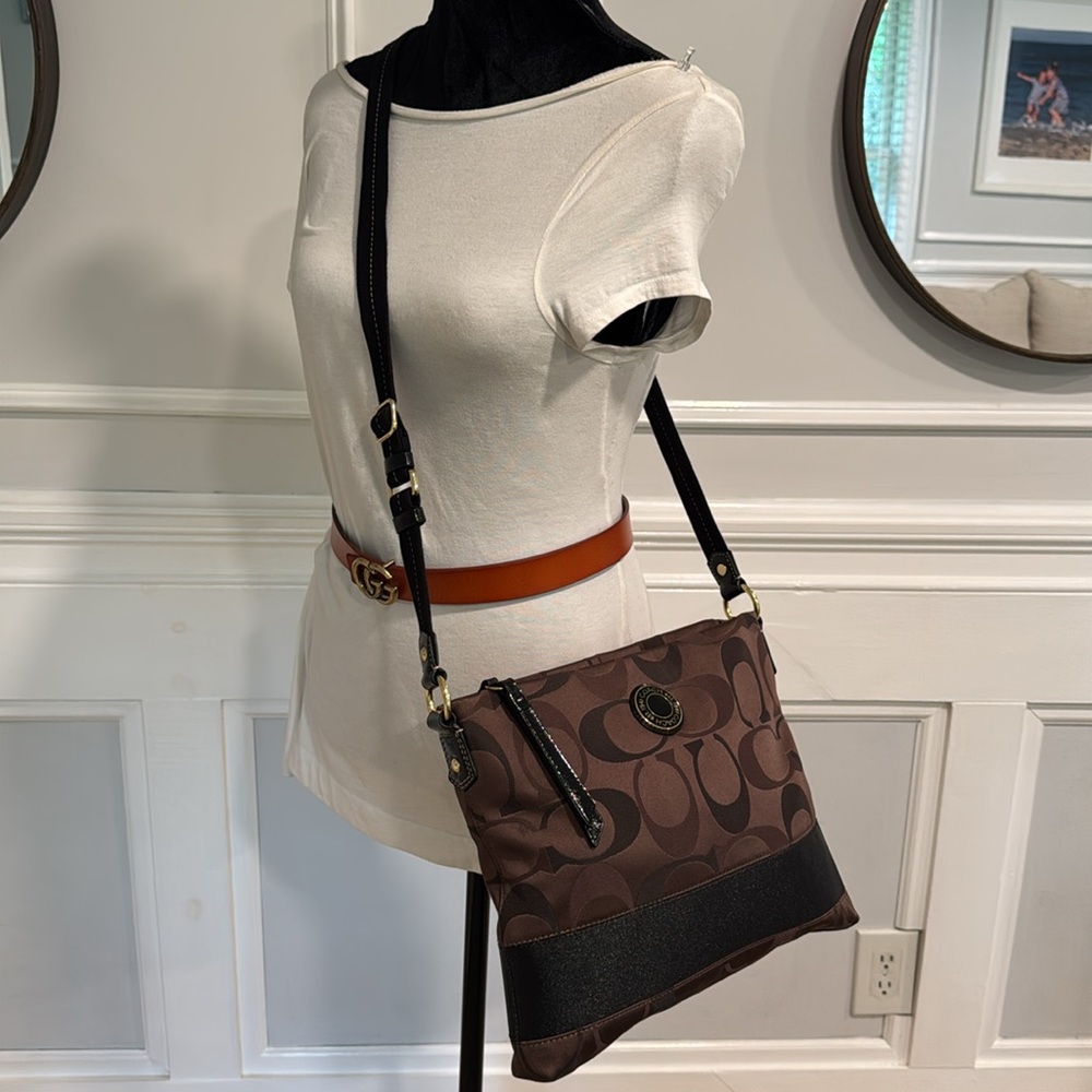 Coach Bag Large Vintage Signature Stripe Logo Crossbody Bag in Brown and Black - Picture 8 of 17